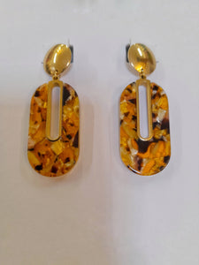 Resin oval earrings amber