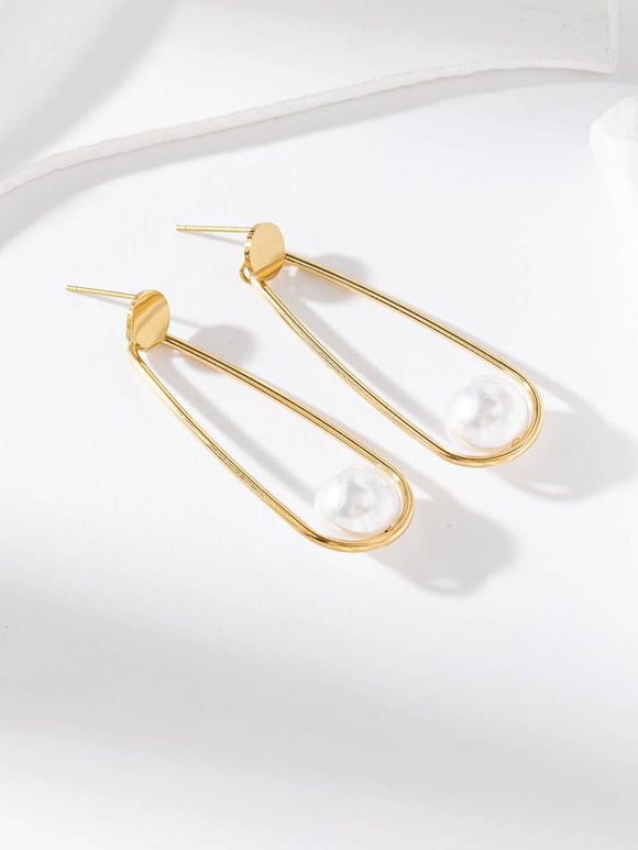 Danielle Earrings pearl & Gold