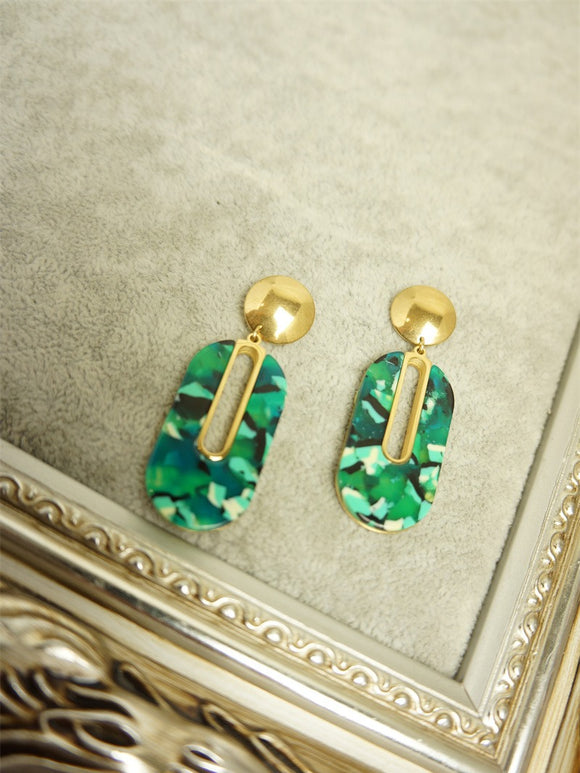 Resin oval earrings green